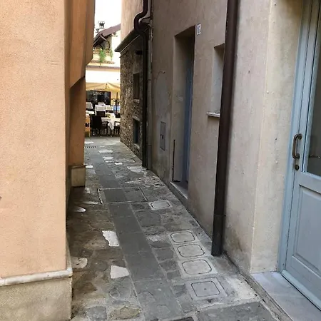Calle Corbatto *